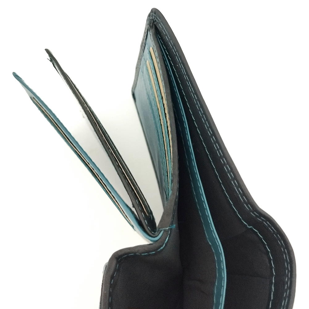 Кожен портфейл с двоен син шев със закопчаване