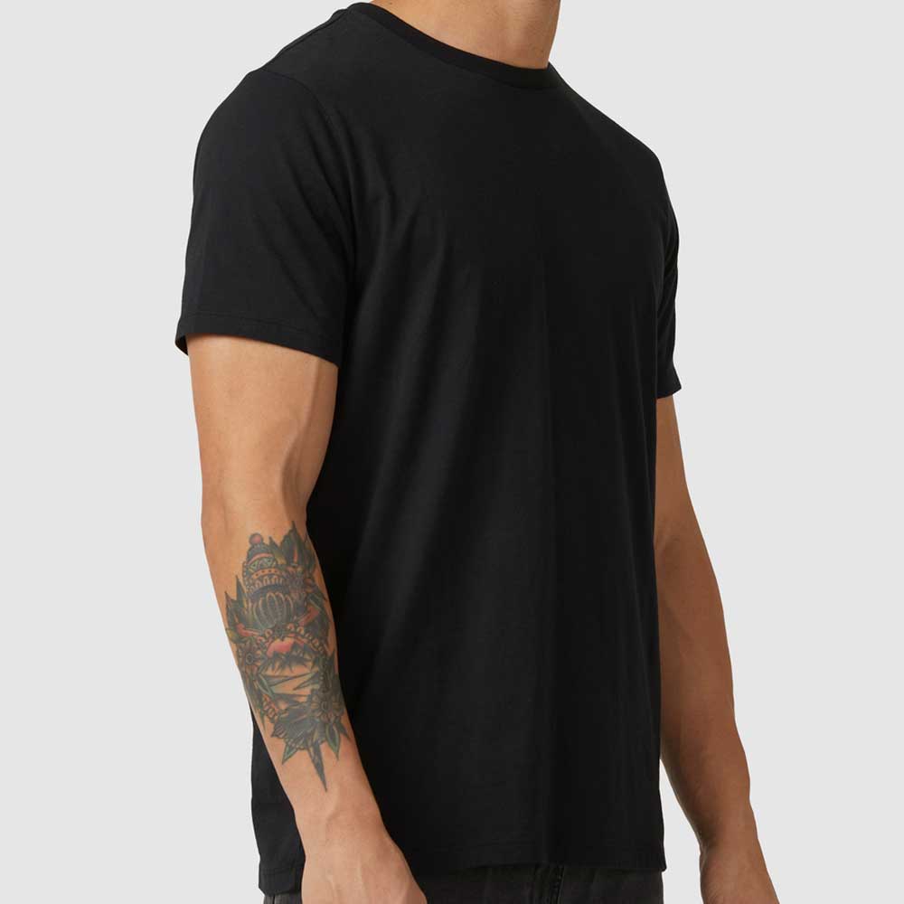 Черна тениска